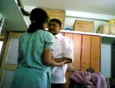 Teacher Manavan Thanthaiyudan Sexyaaga Bedil Ookiraal